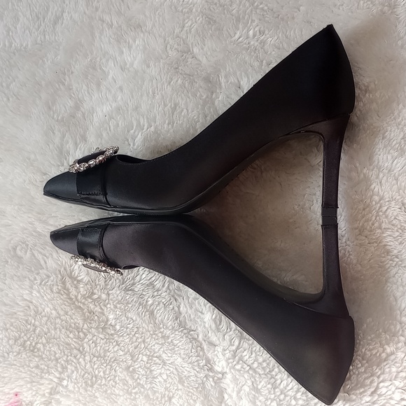 Anne Klein Raylee 2" Pump Women's Size 7 Pointed Toe W/ Sparkling Brooch Dressy - Picture 4 of 10